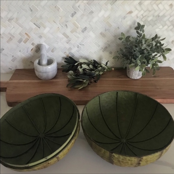 Two (2) Large & One (1) Small Distressed Hammered Metal Green Bowls With Lid - Picture 6 of 7